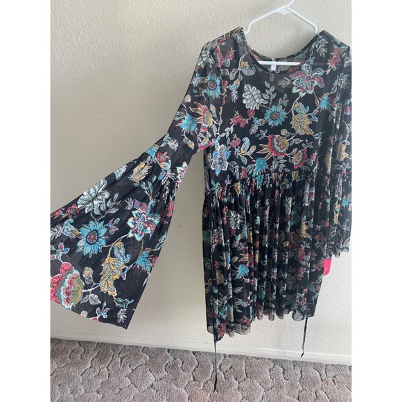 Floral print bell sleeve dress - Picture 2 of 6